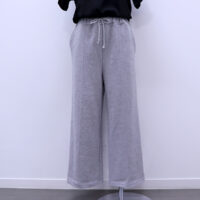 ピンタックパンツ